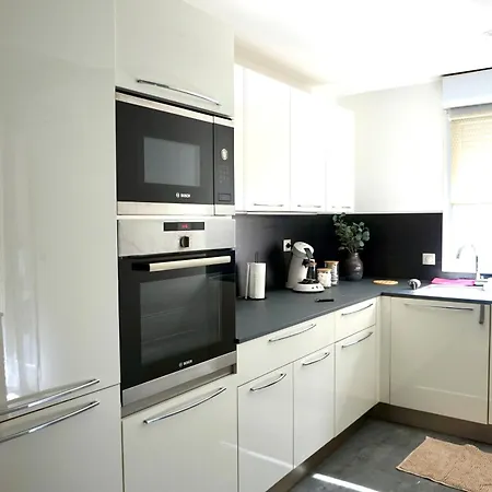 Longchamp Apartment